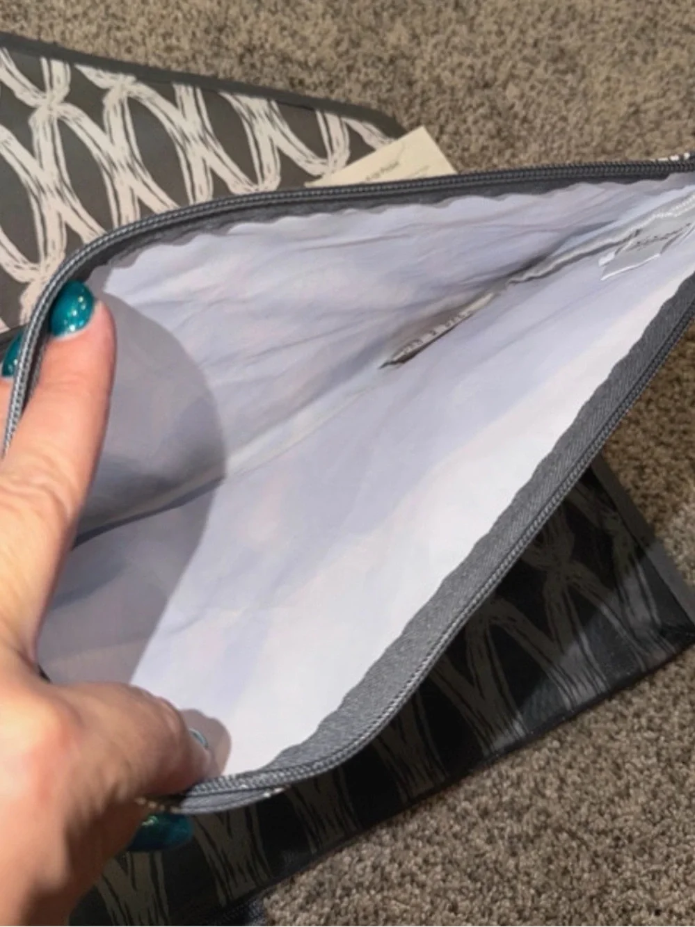 thirty-one Black and White Storage Pocket with Matching Bag